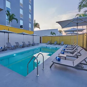 Express By Marriott Cancun Aeropuerto Hotel